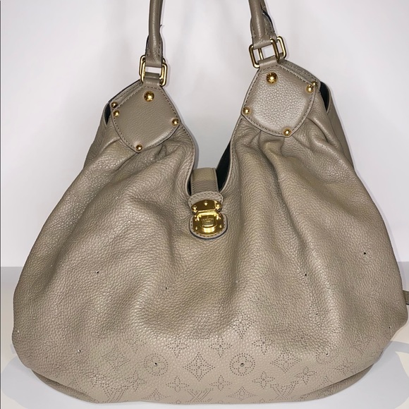 ❌❌SOLD❌❌ Louis Vuitton Mahina hobo XL - Picture 1 of 10